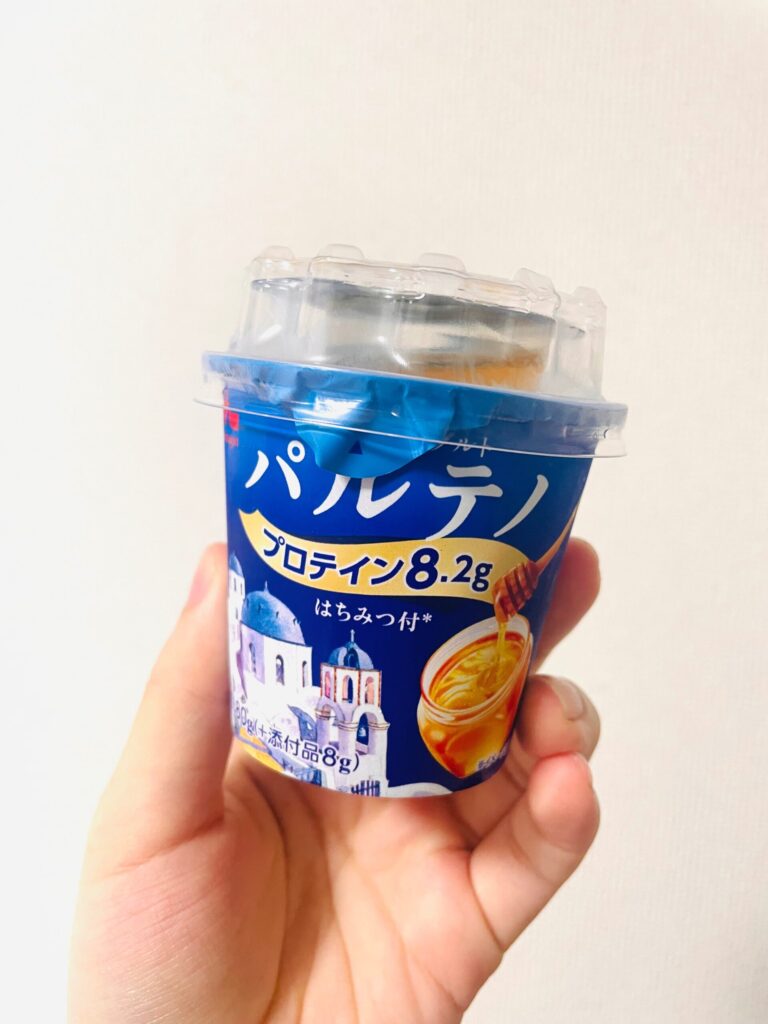 ギリシャヨーグルト パルテノ はちみつ付_本品_プロテインが苦手な私のおすすめ♡手軽にタンパク質が摂れる食べ物|コンビニ・スーパーで買える!_iNaの日記帳